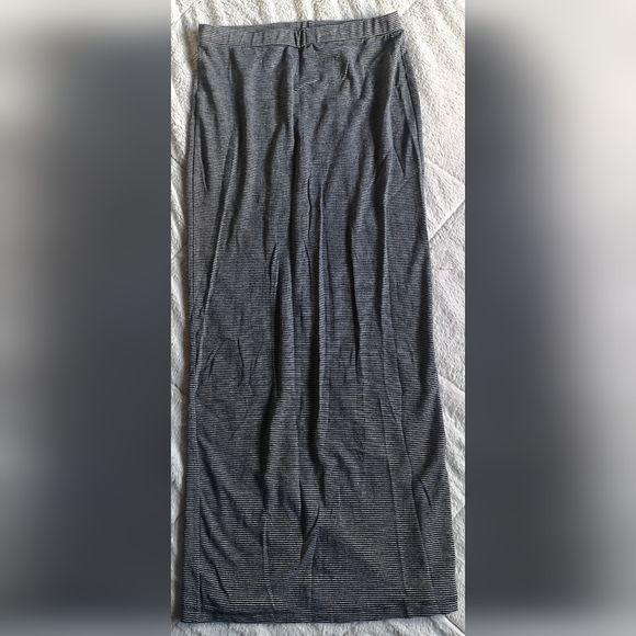 Long skirt - Picture 1 of 6